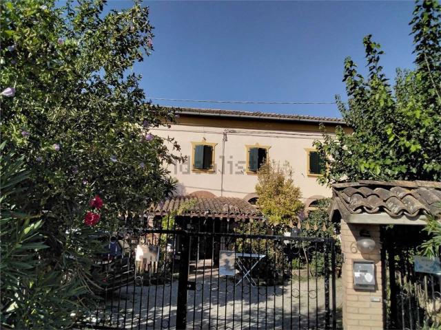 Villetta indipendente in vendita di 358 m² in Via Pratonera, 6