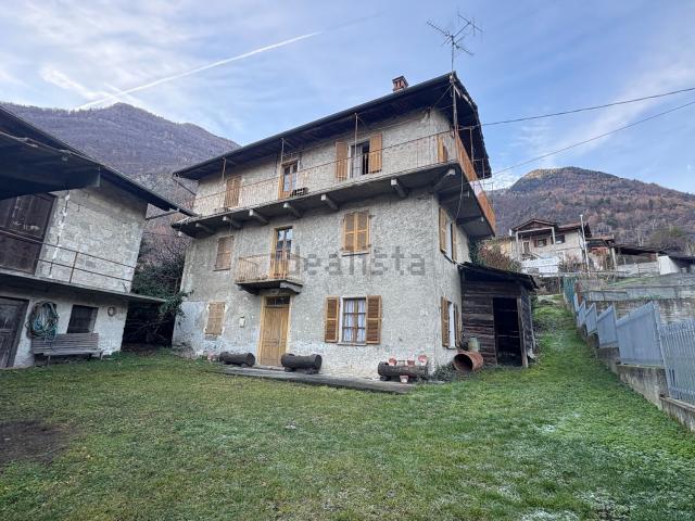 Villetta indipendente in vendita di 358 m² in Frazione les migot