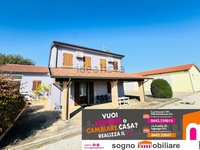 Villetta indipendente in vendita di 360 m² in Via Cavo Bentivoglio