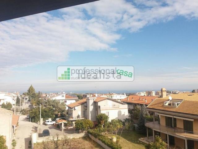 Villetta indipendente in vendita di 360 m² in Via Carlo D&apos Aloisio da Vasto