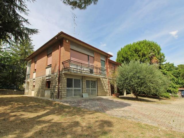 Villetta indipendente in vendita di 360 m² in Via Angelo Lapi, 49