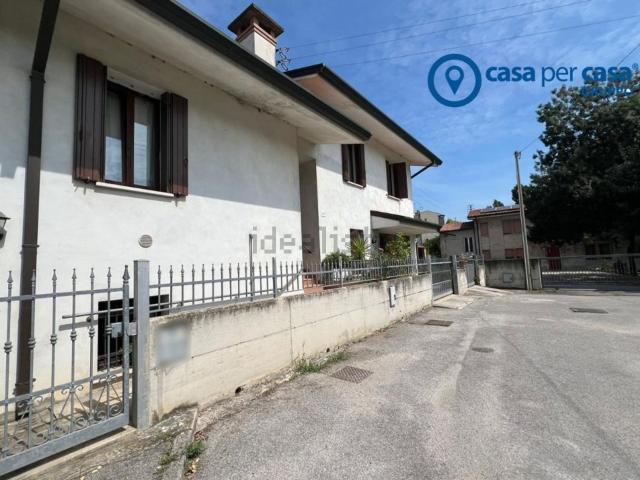 Villetta indipendente in vendita di 360 m² in Via Girolamo Savonarola, 61