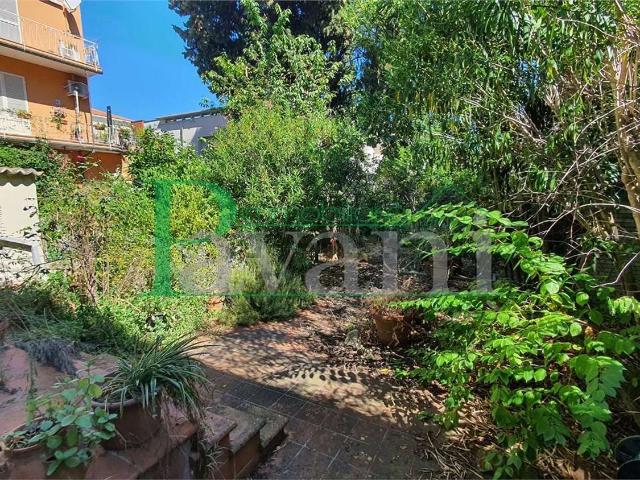 Villetta indipendente in vendita di 360 m² in Via Guglielmo Oberdan, 11