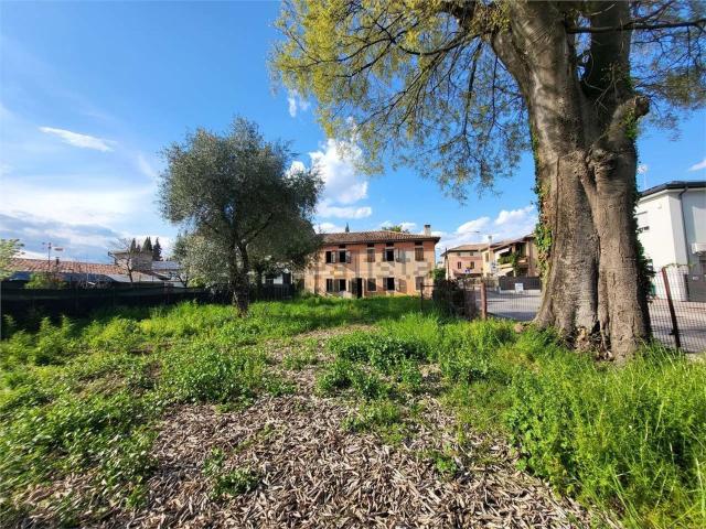 Villetta indipendente in vendita di 360 m² in Via Guido Bergamo