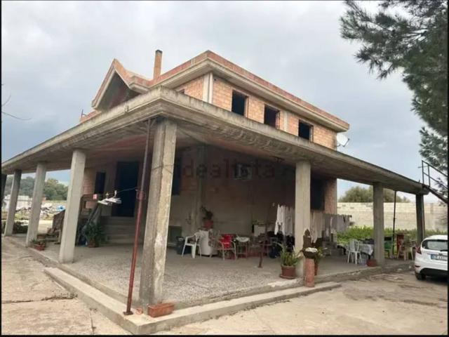 Villetta indipendente in vendita di 360 m² in Via Is Ammostus