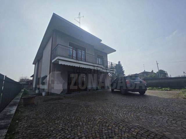 Villetta indipendente in vendita di 360 m² in Via San Fermo