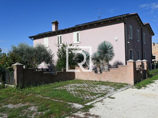Villetta indipendente in vendita di 360 m² in Via Santerno Ammonite, 171