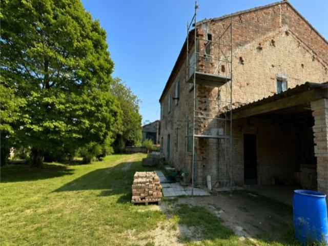 Villetta indipendente in vendita di 360 m² in Via Ponte Ferriani, 55