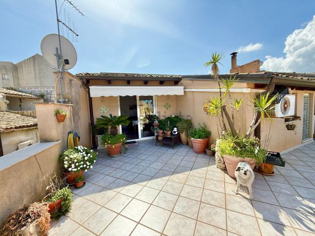Villetta indipendente in vendita di 360 m² in Via Porta Stella