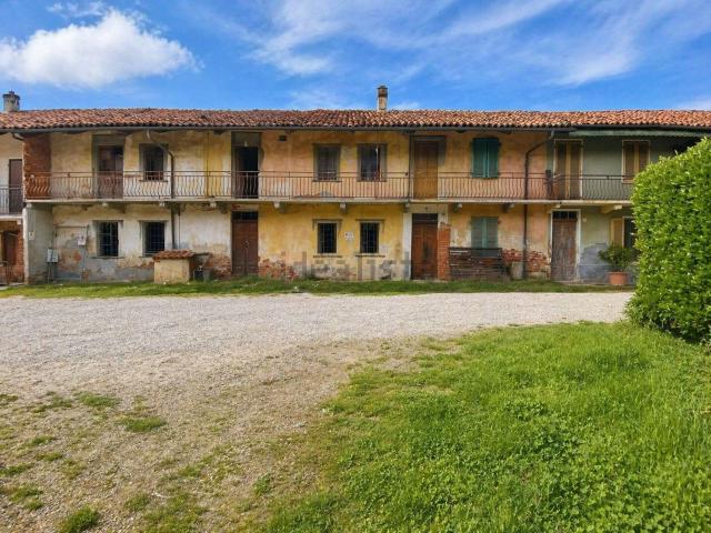 Villetta indipendente in vendita di 360 m² in Via Roma, 48