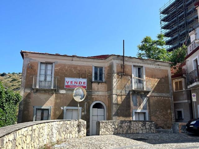 Villetta indipendente in vendita di 361 m² in Via Indipendenza, 122