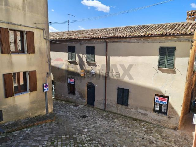 Villetta indipendente in vendita di 364 m² in Via Secondaria Ponente, 11