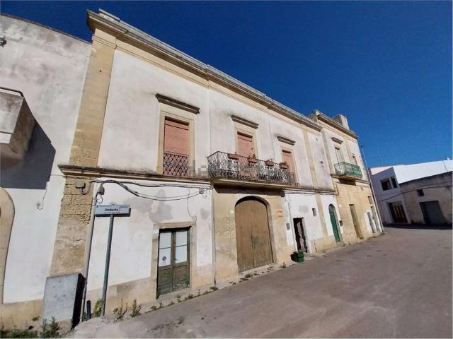 Villetta indipendente in vendita di 364 m² in Via Umberto I