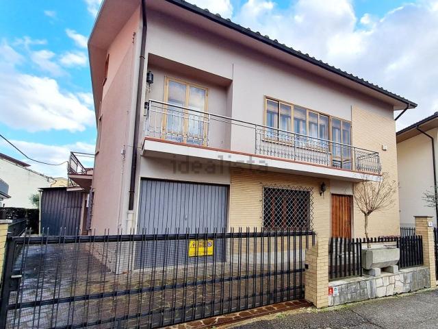 Villetta indipendente in vendita di 365 m²