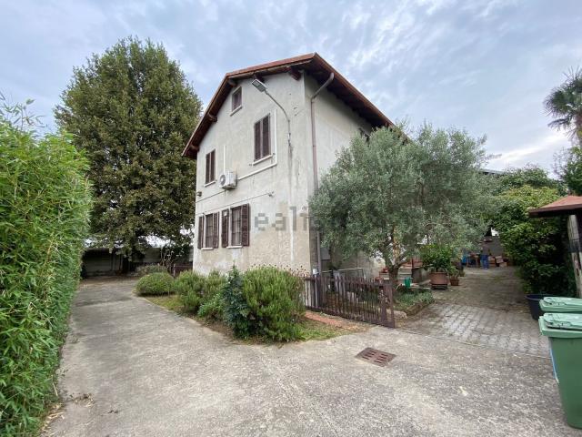 Villetta indipendente in vendita di 365 m² in Via Como, 14