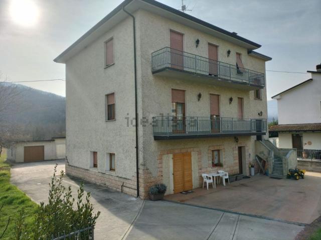 Villetta indipendente in vendita di 365 m² in Via Domenico Lusardi
