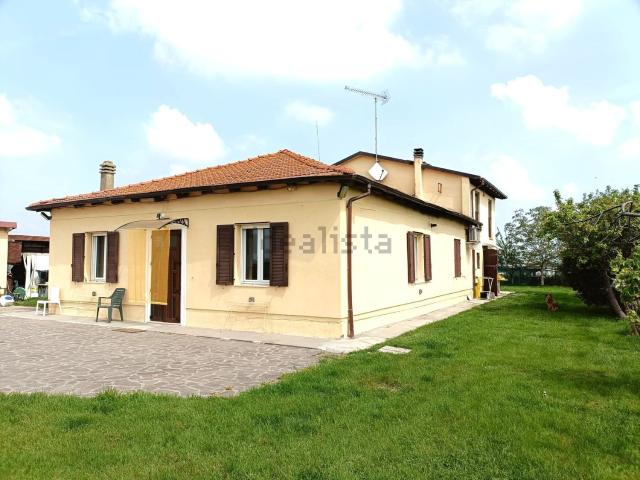 Villetta indipendente in vendita di 367 m² in Via Ponti, 24