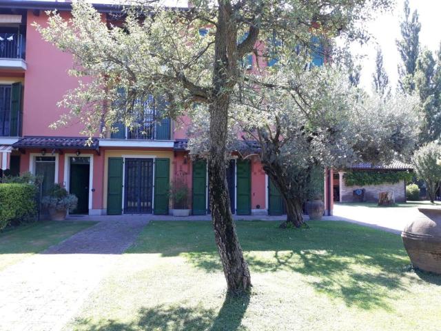 Villetta indipendente in vendita di 370 m²
