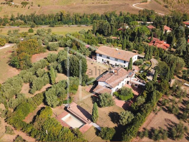 Villetta indipendente in vendita di 370 m² in Via della Pietrosa, 2
