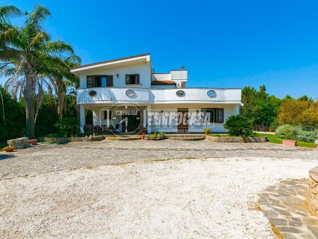 Villetta indipendente in vendita di 370 m² in Via Turriso, 8