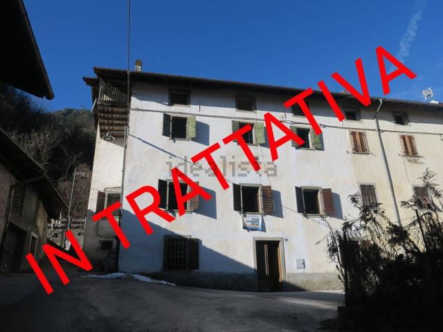 Villetta indipendente in vendita di 370 m² in Via Unità D&apos Italia, 17