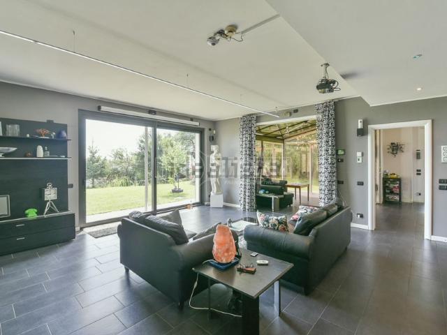 Villetta indipendente in vendita di 372 m² in Via Alla Gilasca, 320
