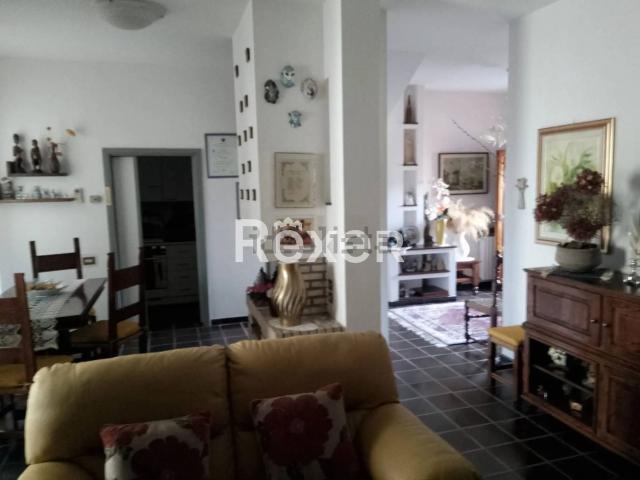 Villetta indipendente in vendita di 372 m² in Via Giovanni Pascoli