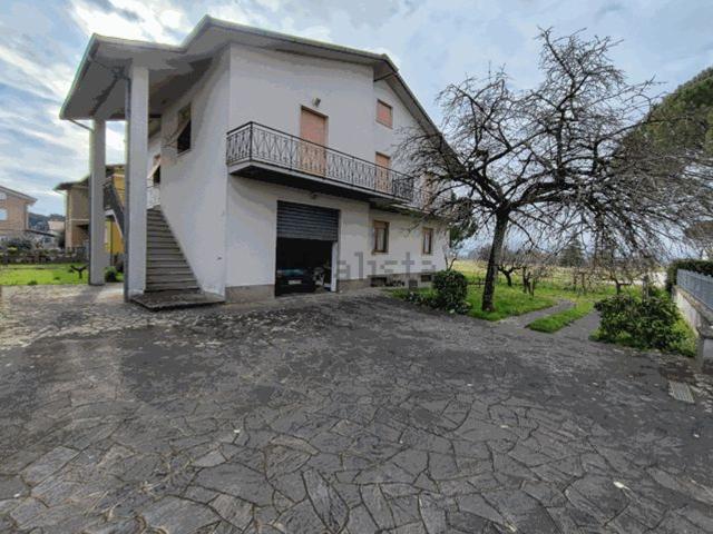 Villetta indipendente in vendita di 372 m² in Via XIX Marzo
