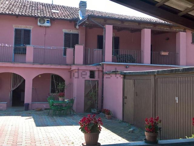 Villetta indipendente in vendita di 373 m² in Via Statale