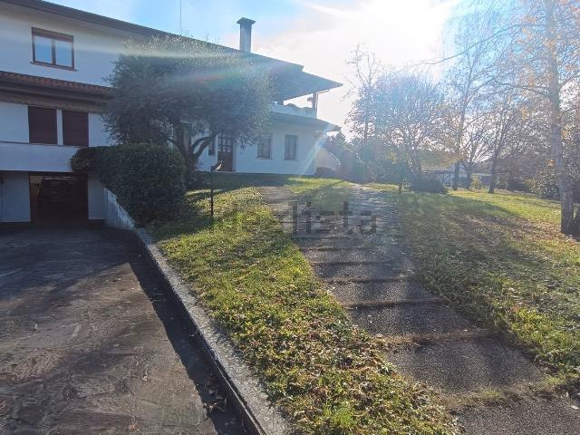 Villetta indipendente in vendita di 375 m²