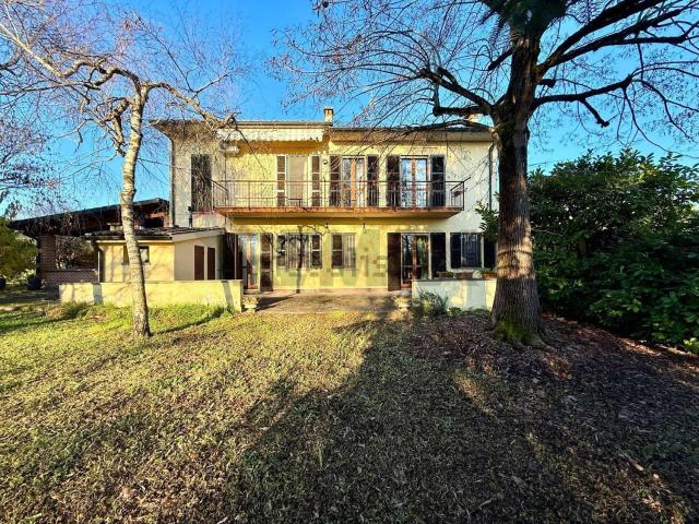 Villetta indipendente in vendita di 375 m²