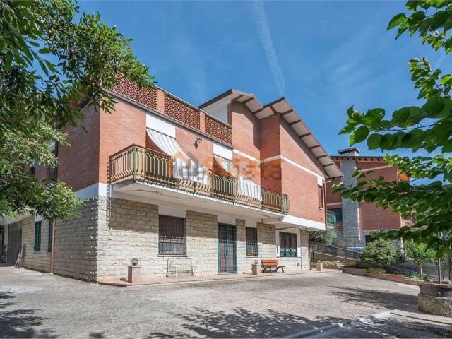 Villetta indipendente in vendita di 375 m² in Via dell&apos Antica Vena