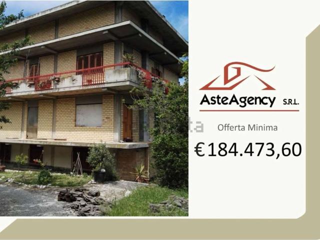Villetta indipendente in vendita di 375 m² in Via della Provincia, 17