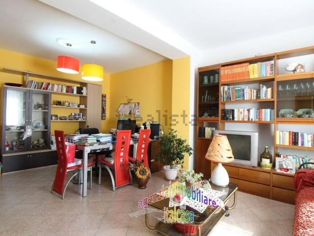 Villetta indipendente in vendita di 375 m² in Via Larciano
