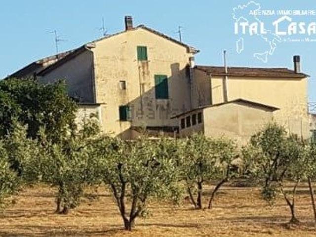 Villetta indipendente in vendita di 375 m² in Via Larciano
