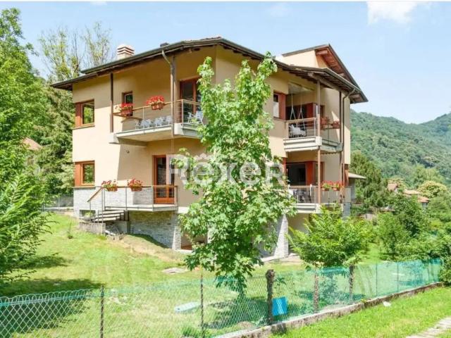 Villetta indipendente in vendita di 375 m² in Frazione Casere