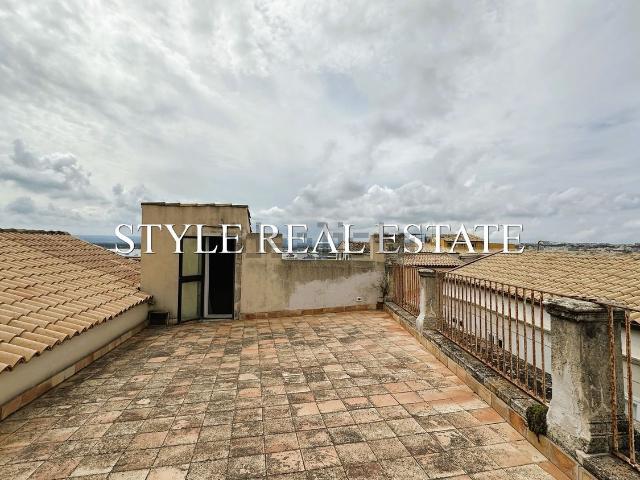 Villetta indipendente in vendita di 376 m² in Via della Amalfitania