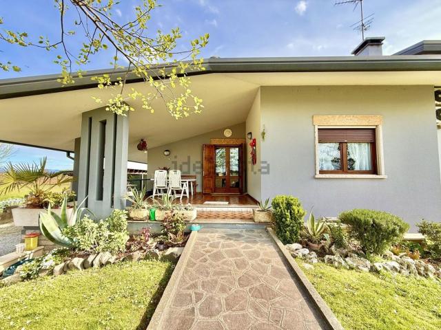Villetta indipendente in vendita di 380 m²