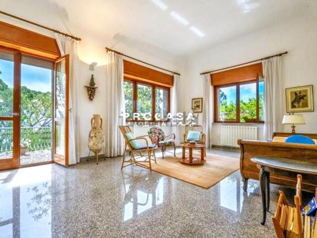 Villetta indipendente in vendita di 380 m²