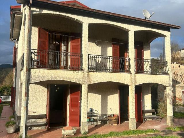 Villetta indipendente in vendita di 380 m²