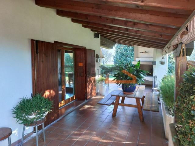 Villetta indipendente in vendita di 380 m² in Via Alte