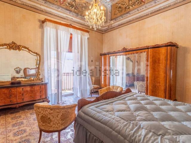 Villetta indipendente in vendita di 380 m² in Via Ducezio, 91