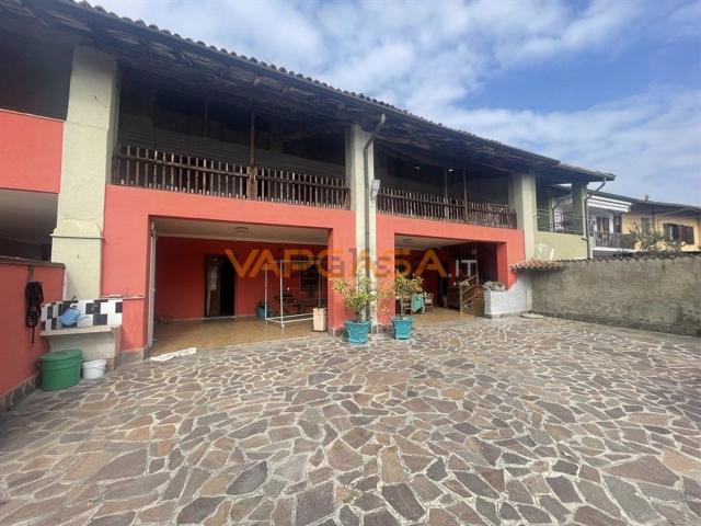 Villetta indipendente in vendita di 380 m² in Via Luciano Manara