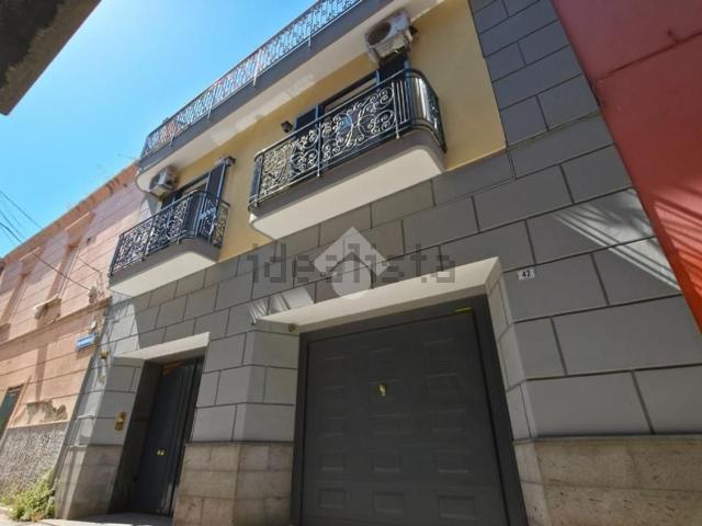 Villetta indipendente in vendita di 380 m² in Via Miseno, 40
