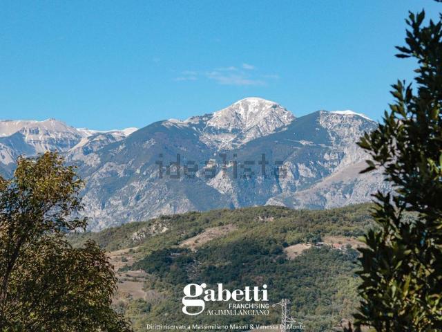 Villetta indipendente in vendita di 380 m² in Via San Pietro, 70