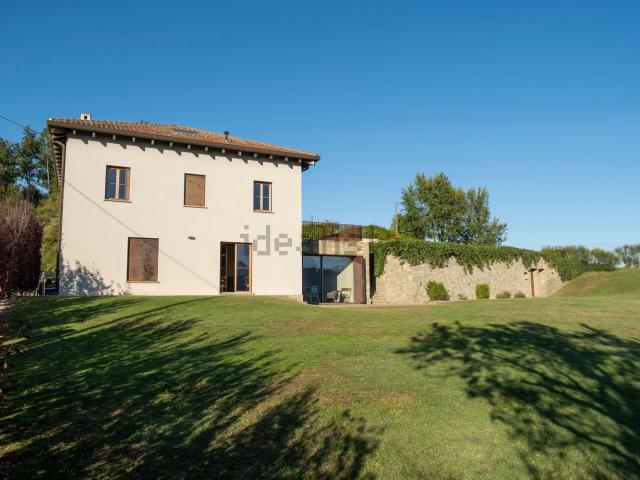 Villetta indipendente in vendita di 380 m² in Via Piona, 52