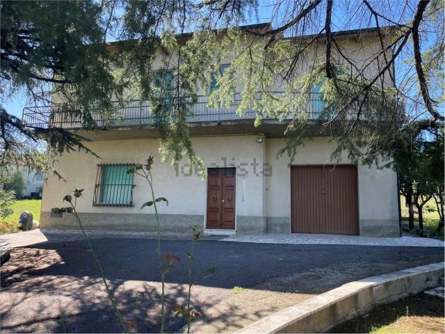 Villetta indipendente in vendita di 380 m² in Viale della Resistenza
