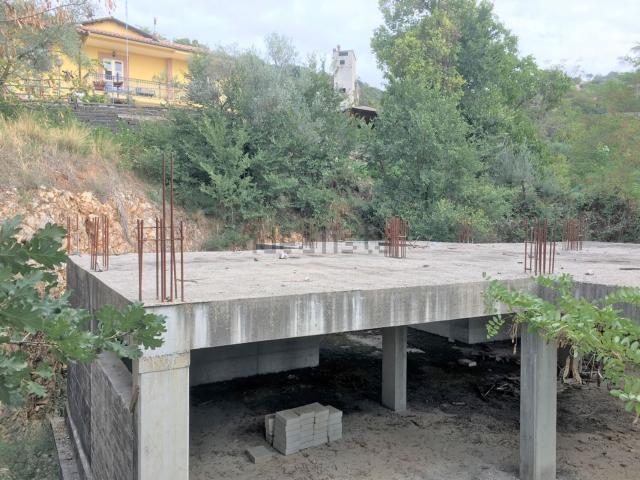 Villetta indipendente in vendita di 380 m² in Strada Comunale Belvedere Castellone, 22