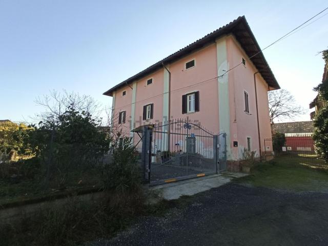 Villetta indipendente in vendita di 380 m² in Strada Provinciale della valle Orba