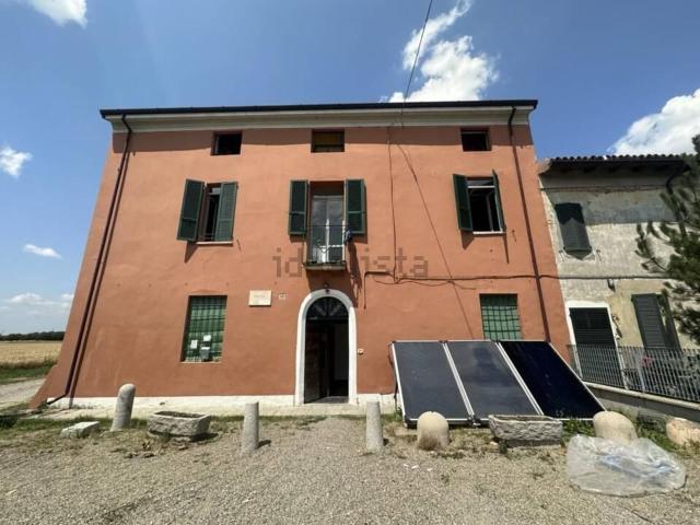 Villetta indipendente in vendita di 382 m² in Strada di Cortemaggiore